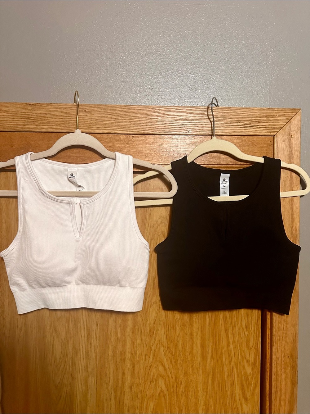 NEW Women's Ribbed Tank Crop Top Sports Bra Duo - White & Black